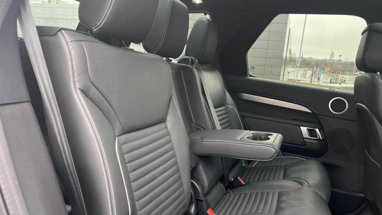 Land Rover Discovery 3.0 D300 R-Dynamic HSE 5dr Auto Diesel Station Wagon